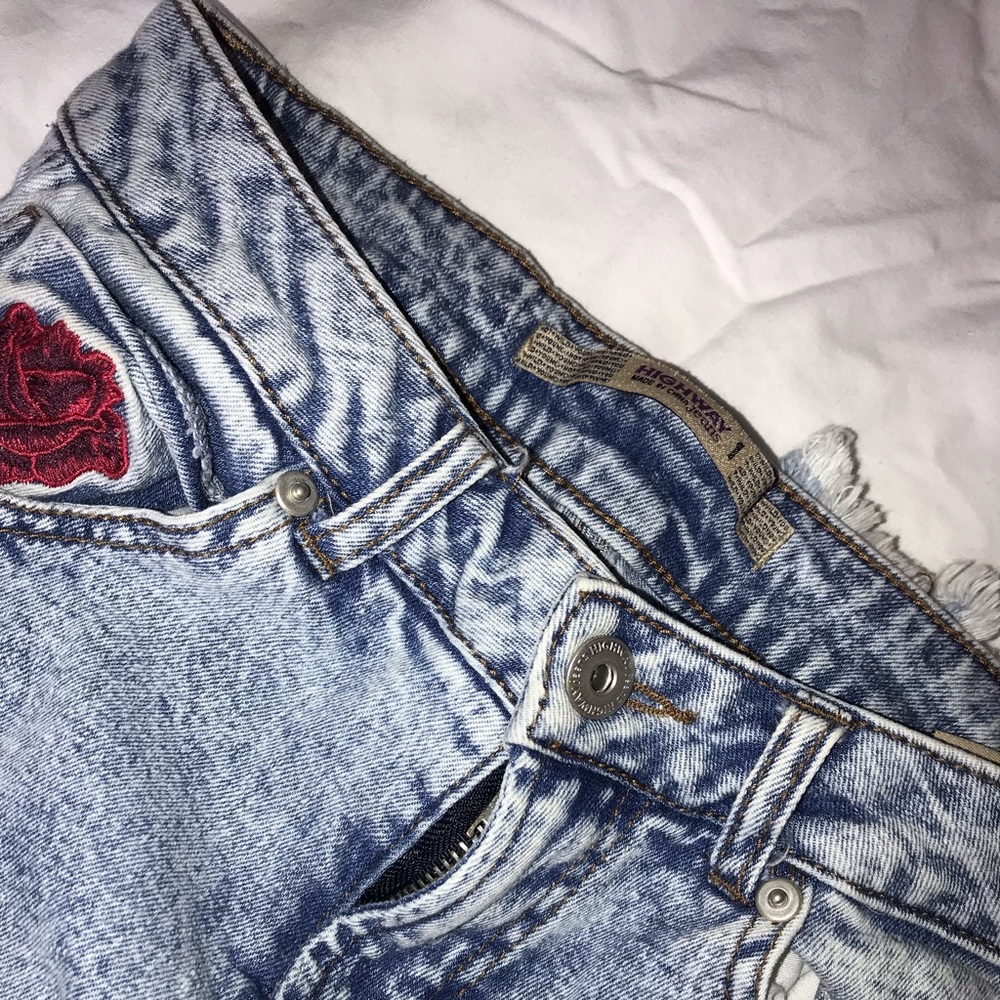 Rose embroided jeans